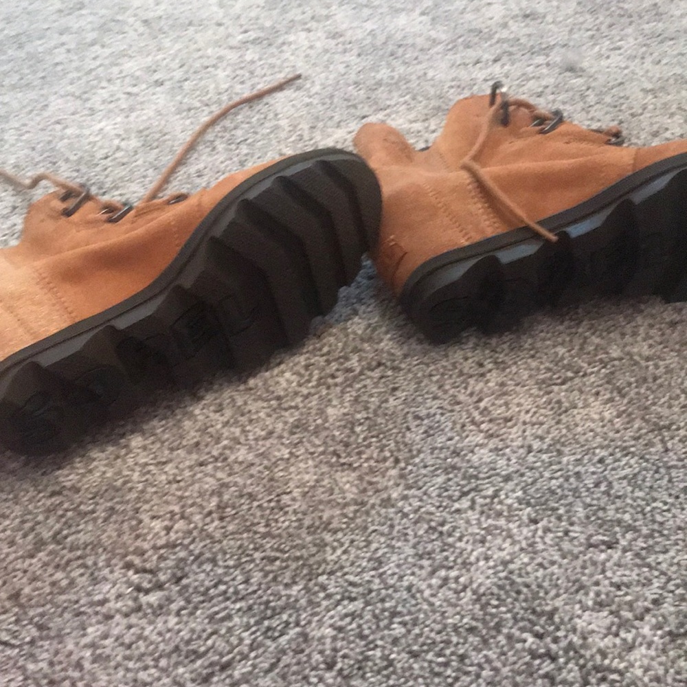 Shoes - Picture 2 of 3